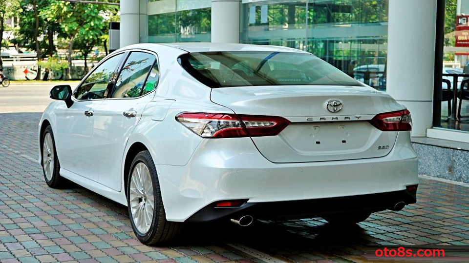 Đuôi xe Camry