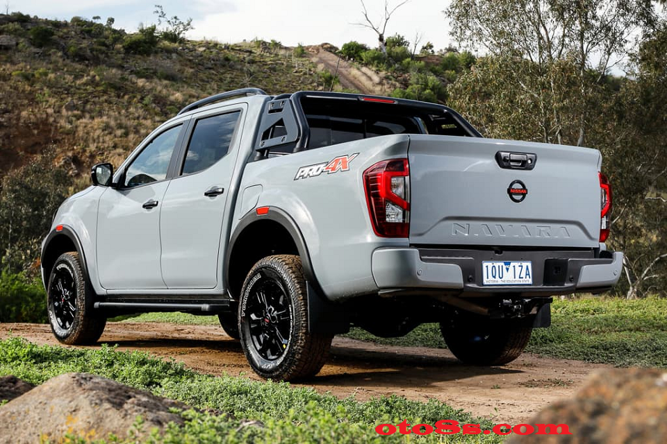 đuôi xe Navara 2021