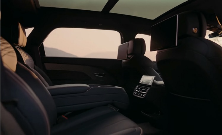 Nội thất Bentayga EWB 2023