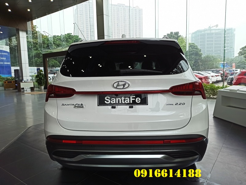 Đuôi xe Santafe 2023