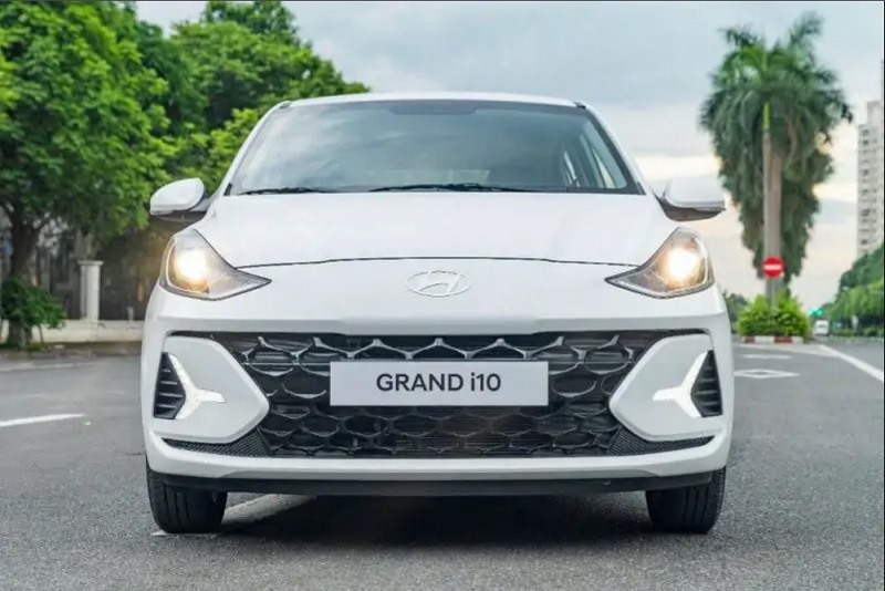 https://oto8s.com/uploads/files/Hyundai/grand%20i10/i10%20new%203.jpg