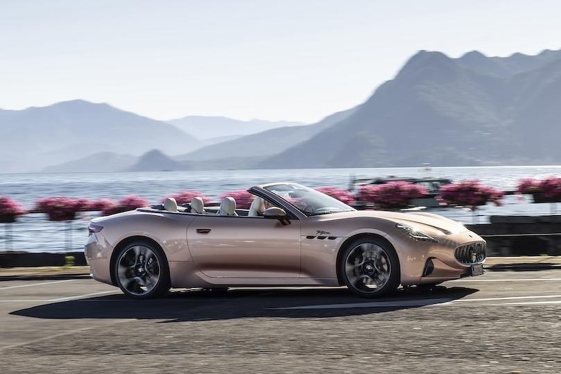 xe Maserati GranCabrio Folgore