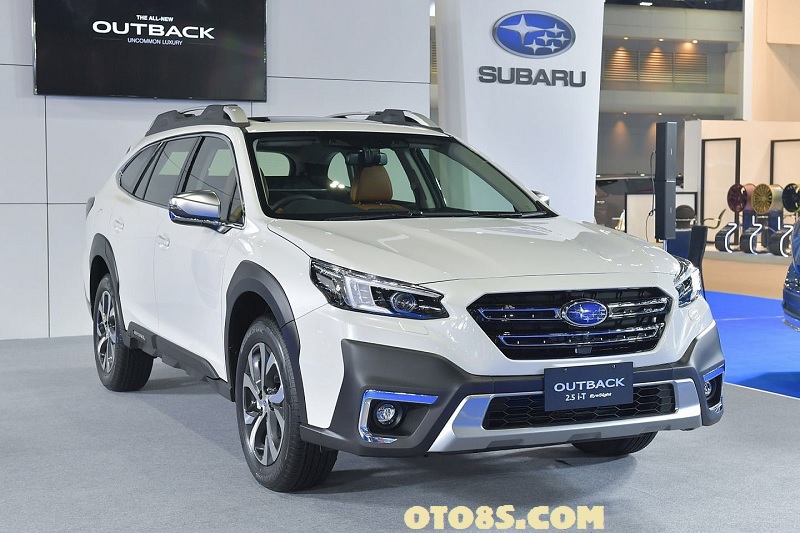 Outback 2023 màu trắng