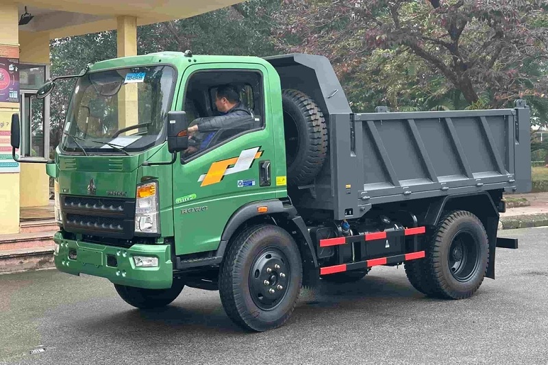 xe HOWO ST750D
