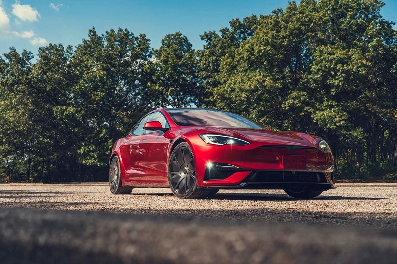 xe Tesla S