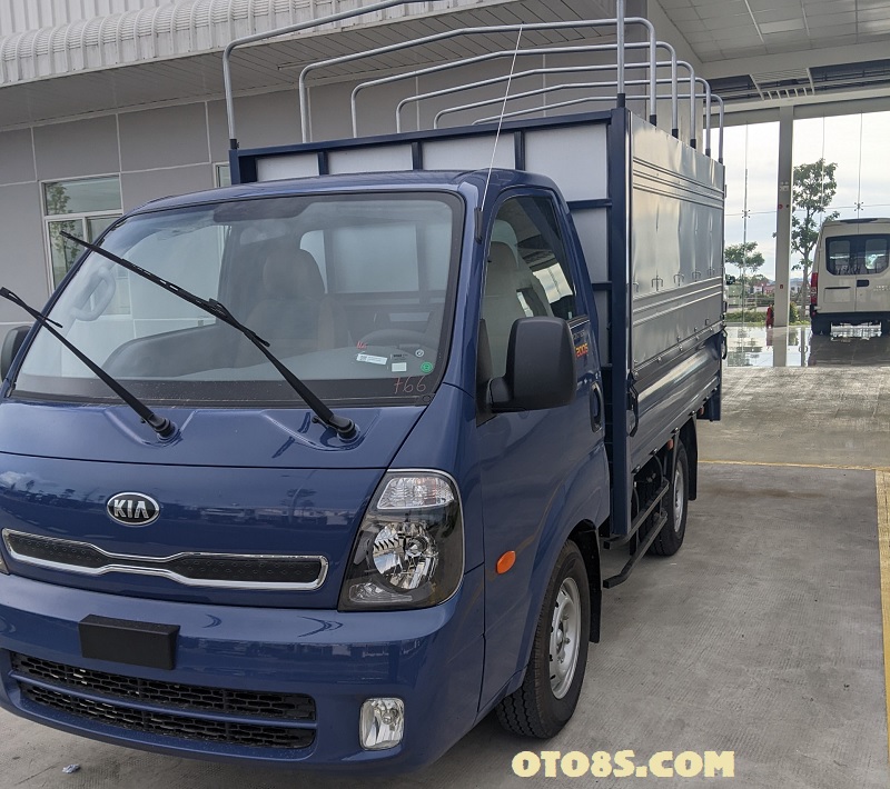 K200S 2023 màu xanh đậm