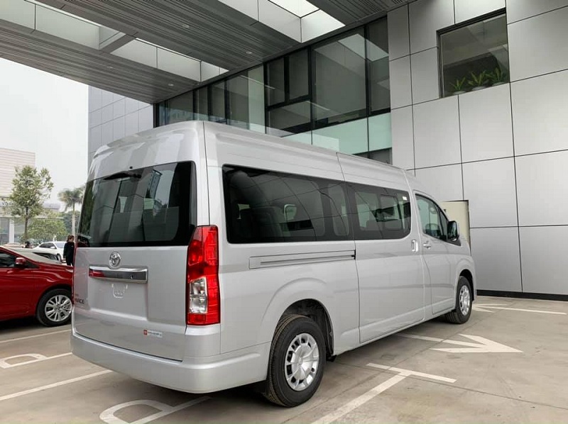 Đuôi Xe Toyota Hiace 2023