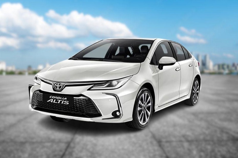 xe Altis