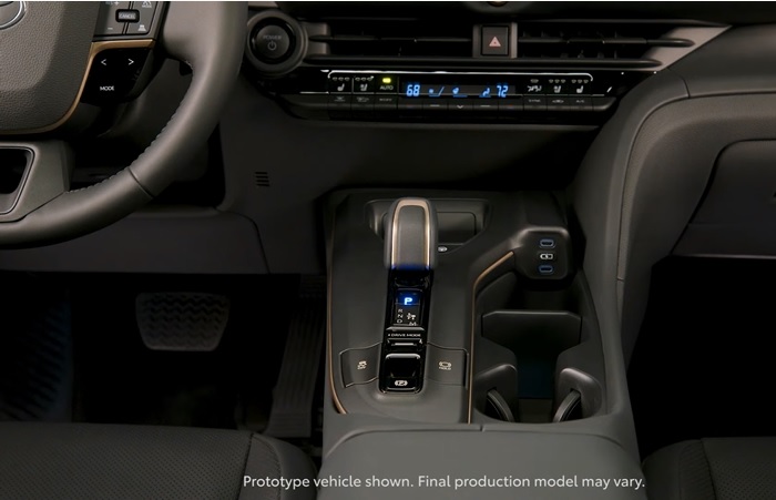 XE TOYOTA CROWN 2023