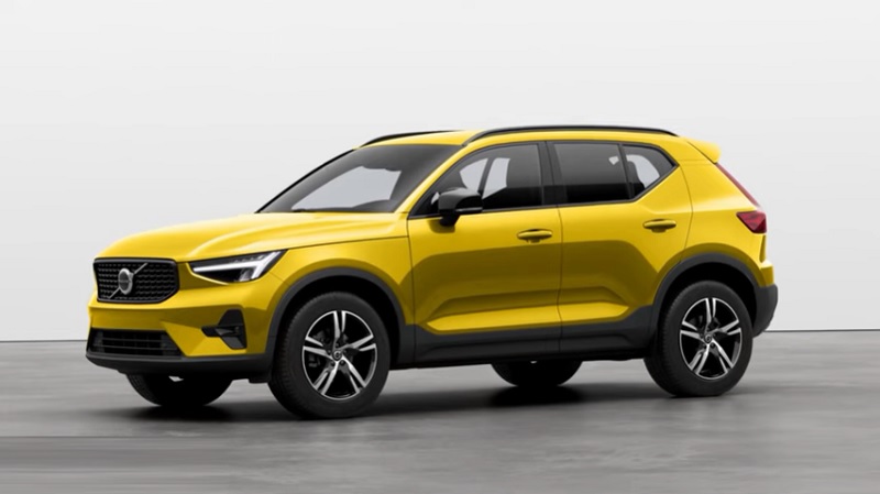 Volvo XC40 2023 màu vàng