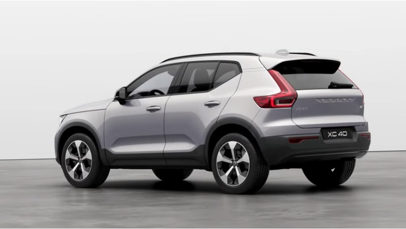 Volvo XC40 2023 màu bạc