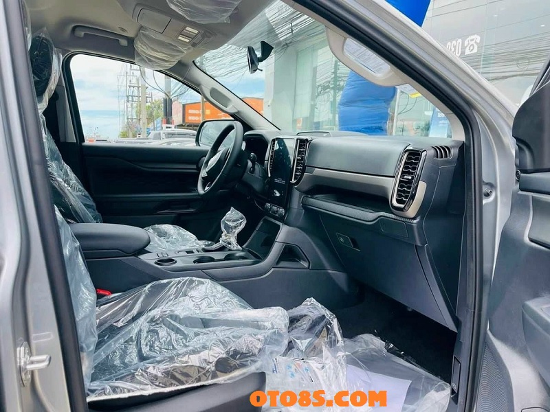 NỘI THẤT FORD EVEREST 2023 AMBIENTE