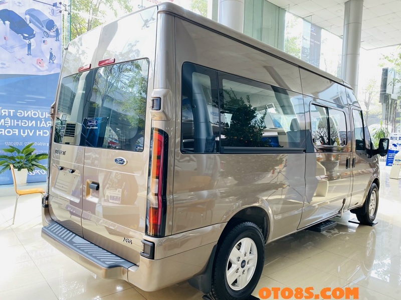 Đuôi Xe Ford Transit 2023