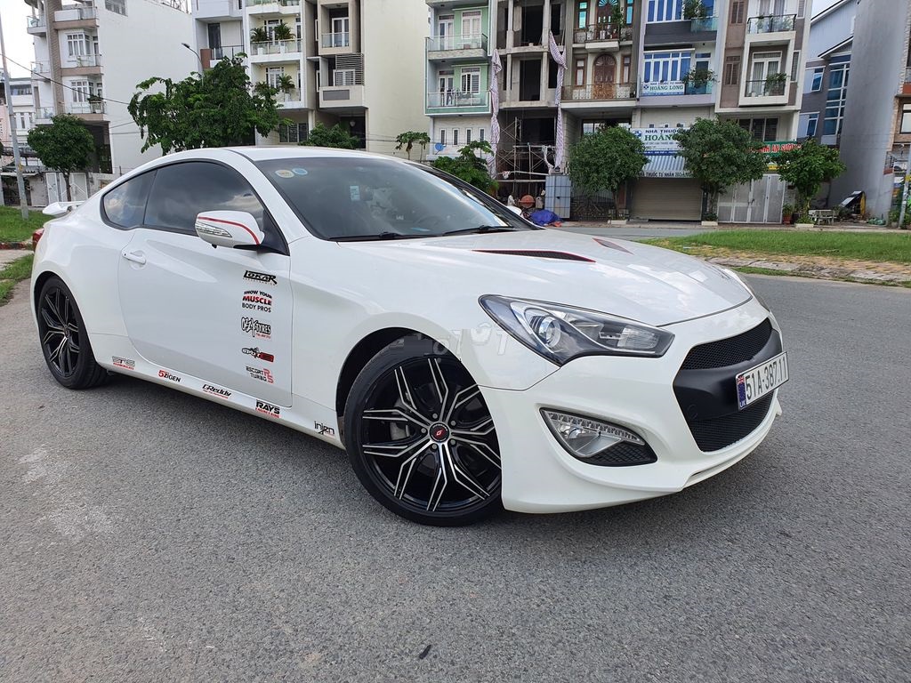 Mẫu xe thể thao Hyundai Genesis Coupe 2013 về Việt Nam