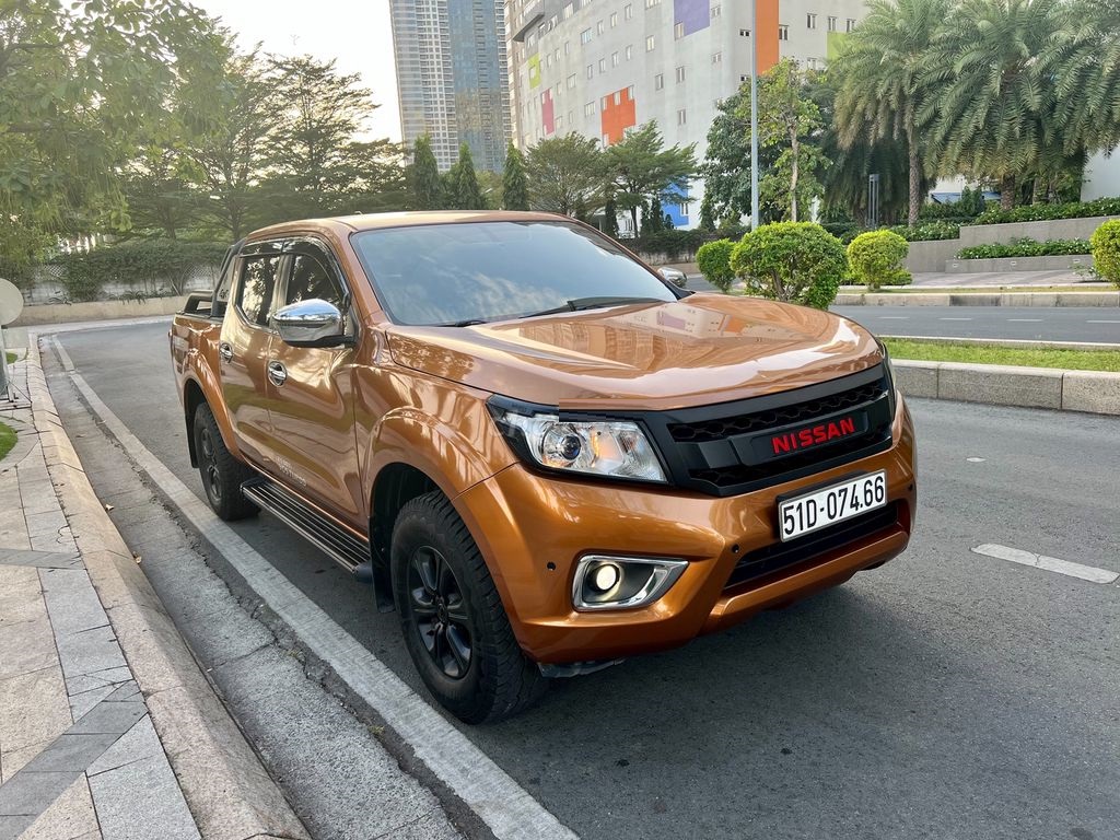 Bán Nissan Navara 2017 AT Bán tải Đồ chơi Full Biển SG