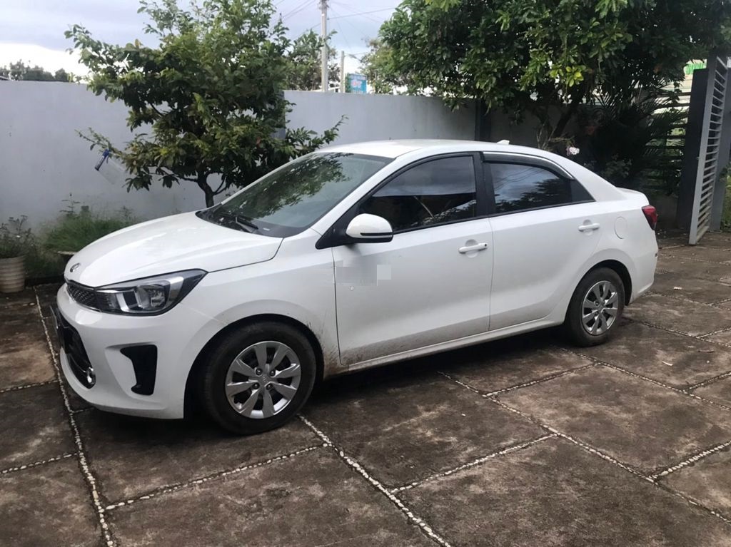 Bán Kia Soluto 2019 trắng số sàn