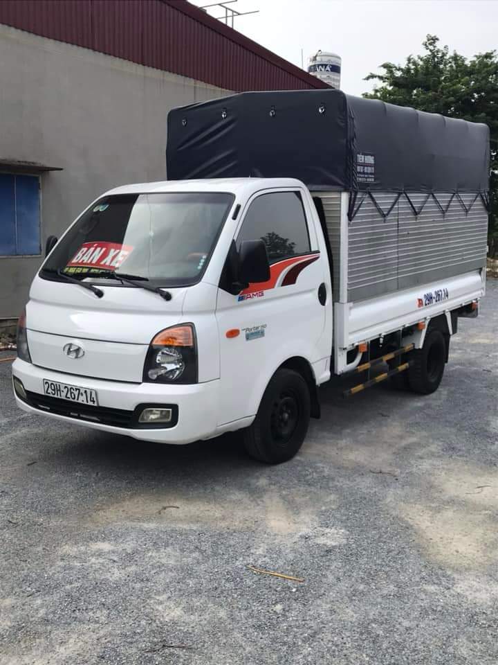 Hyundai h150 2018 thùng bạt màu trắng