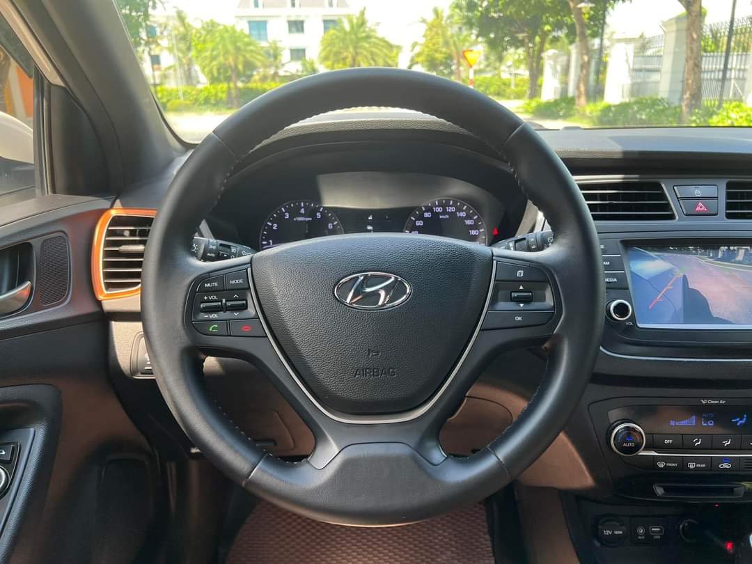 Bán xe Hyundai i20 active 2015