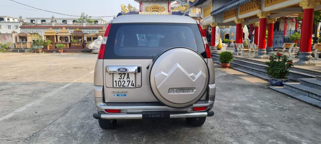 Ford Everest 2008 bane 2.5 turbo phun dầu