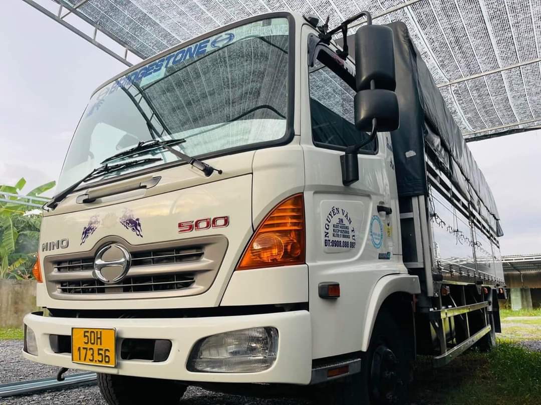 Xe tải Hino FC500 2019 thùng bạt